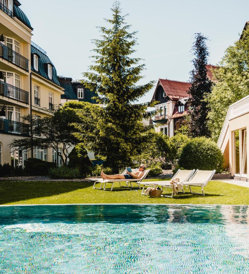 Falkensteiner Spa Resort Маріанські Лазні Екстер'єр фото The garden of the hotel
