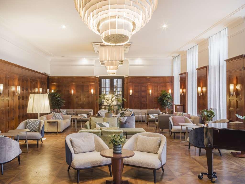 Falkensteiner Spa Resort Маріанські Лазні Ресторан фото The interior of the hotel